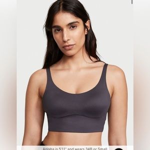 VICTORIA'S SECRET
Allegro Medium Impact Sports Bra in Heather Green